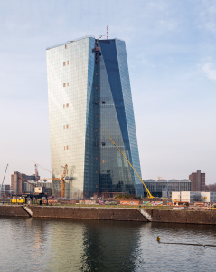 Frankfurt_Am_Main-EZB-Neubau_von_Suedosten-20140130